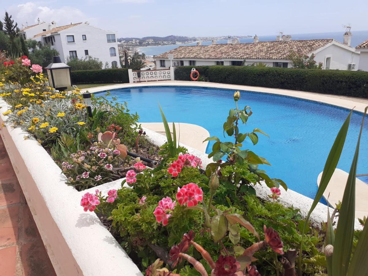2 Bed Townhouse With Garden Patio Overlooking La Cala Cove & Sea * Málaga
