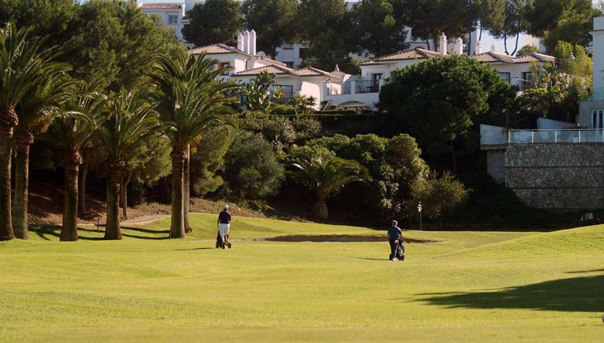 Chalet 2 Bed Townhouse With Garden Patio Overlooking La Cala Cove & Sea Malaga